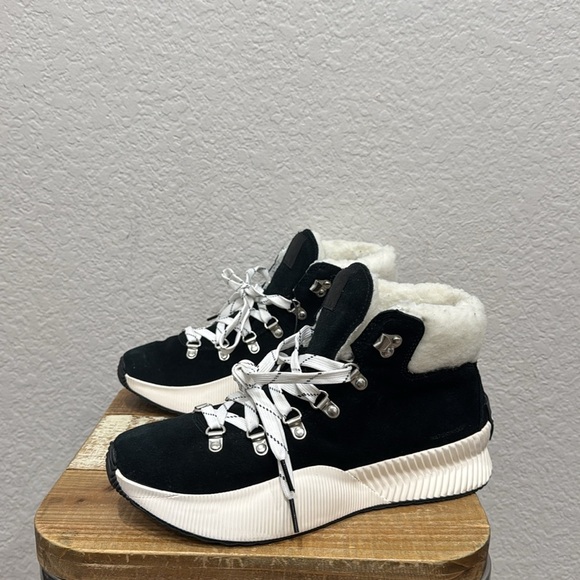 Sorel Explorer II Joan Cozy Sherpa Boots Size 9.5 - Picture 4 of 7